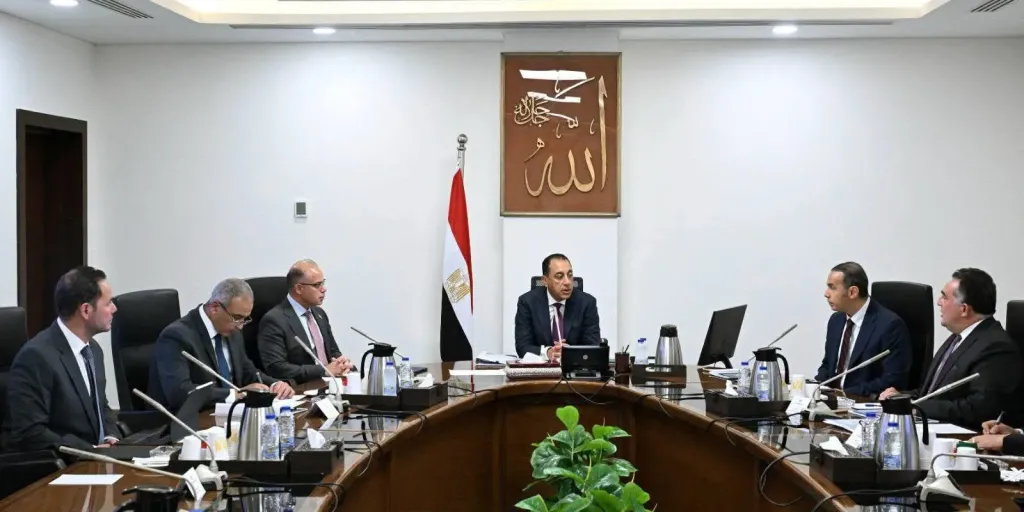 رئيس الوزراء يستعرض عددا من المقترحات لتطوير أداء البورصة المصرية وما حققته من إنجازات خلال الفترة الماضية