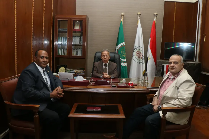 مصرع 3 أشخاص في تصادم تروسيكل ودراجة بخارية بوادي النطرون