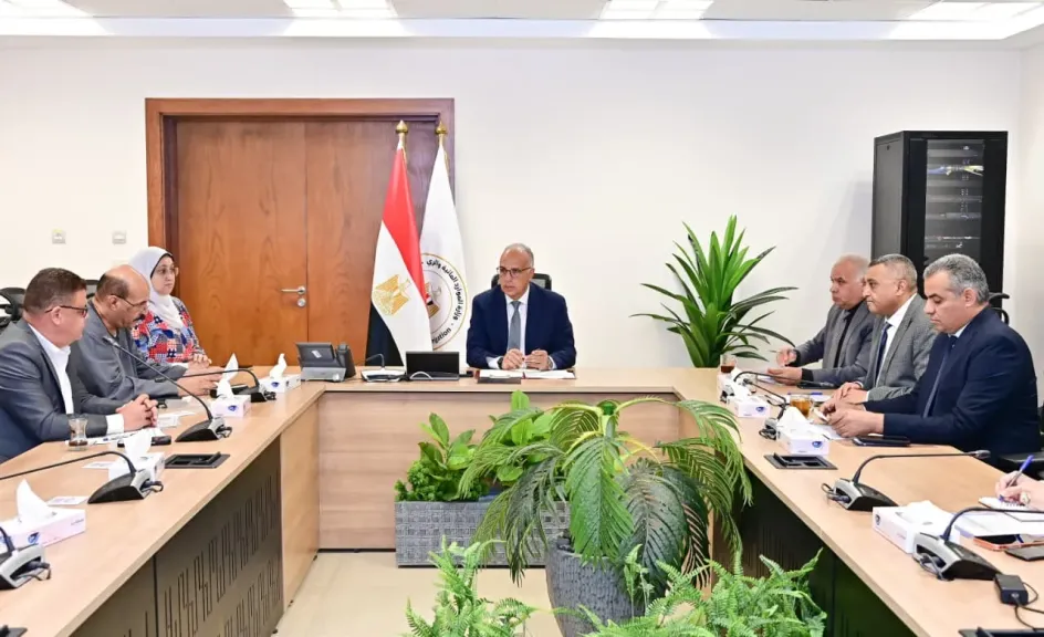 وزير الري: يبحث مع أعضاء مجلسى النواب والشيوخ طلبات المواطنين
