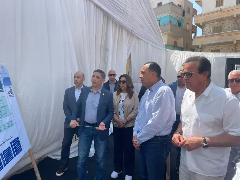 مدبولي يتفقد مركز طب أسرة سندبسط بالغربية ضمن مشروعات «حياة كريمة»