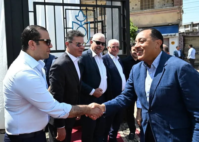 رئيس الوزراء يفتتح ويتفقد عددا من المشروعات الخدمية والتنموية بمحافظة الغربية