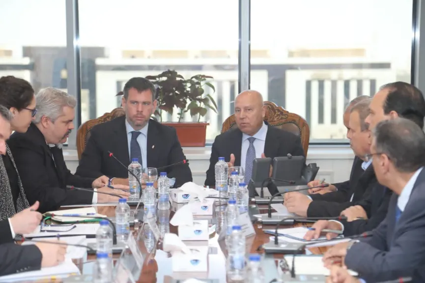 وزير النقل يستقبل نظيره المجري بالعاصمة الجديدة لبحث تعزيز التعاون