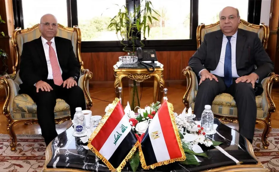 وزير الطيران المدني يلتقي سفير العراق بالقاهرة لبحث آفاق التعاون وتبادل الخبرات