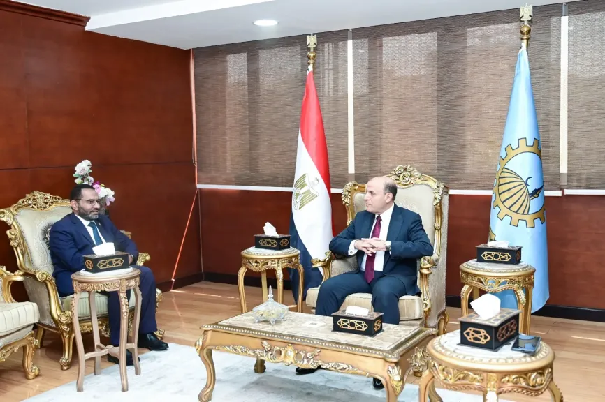 محافظ الغربية يستقبل مساعد وزير الصحة لبحث جهود الارتقاء بمستوى الخدمات الطبية المقدمة للمواطنين
