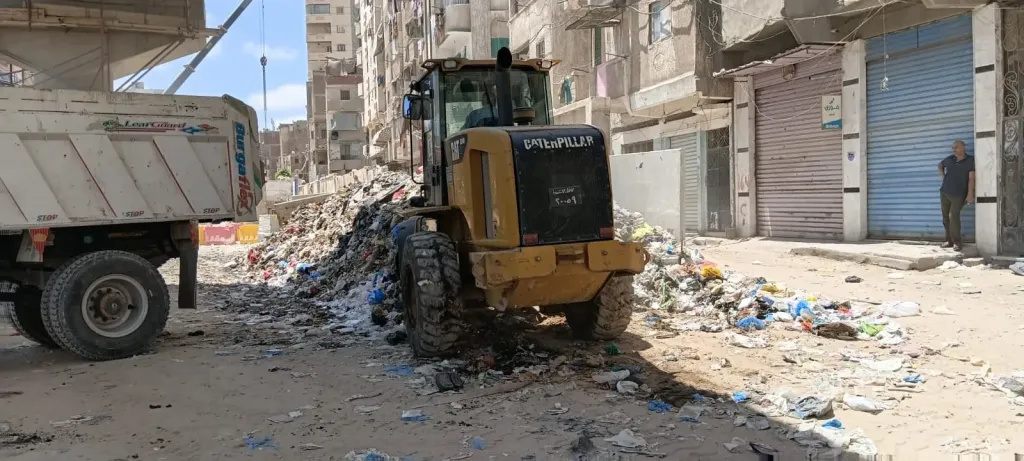 محافظة الإسكندرية تواصل جهودها لرفع كفاءة النظافة بحرم المترو ورفع 666 طنًا من المخلفات