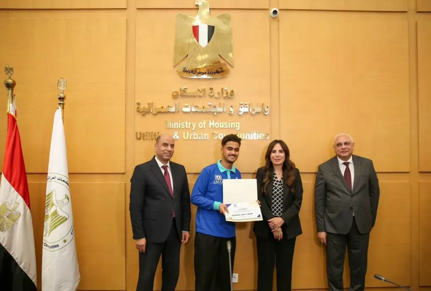 وزيرا الإسكان والعمل يكرمان أوائل طلاب المدارس الفنية لمياه الشرب والصرف الصحي