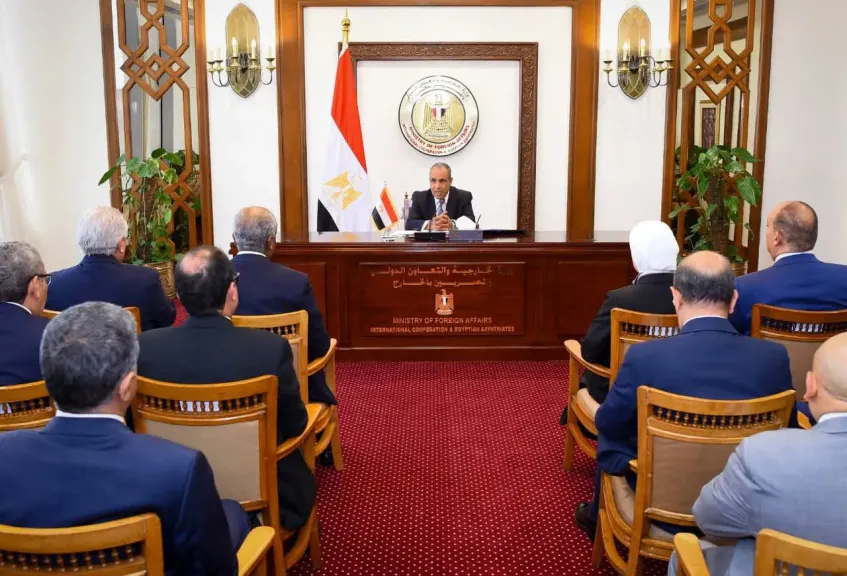 وزير الخارجية يلتقي رؤساء البعثات المصرية في الخارج
