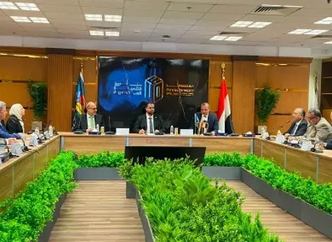 وزير الإسكان السوري يطلع على التجربة المصرية في تطوير العشوائيات