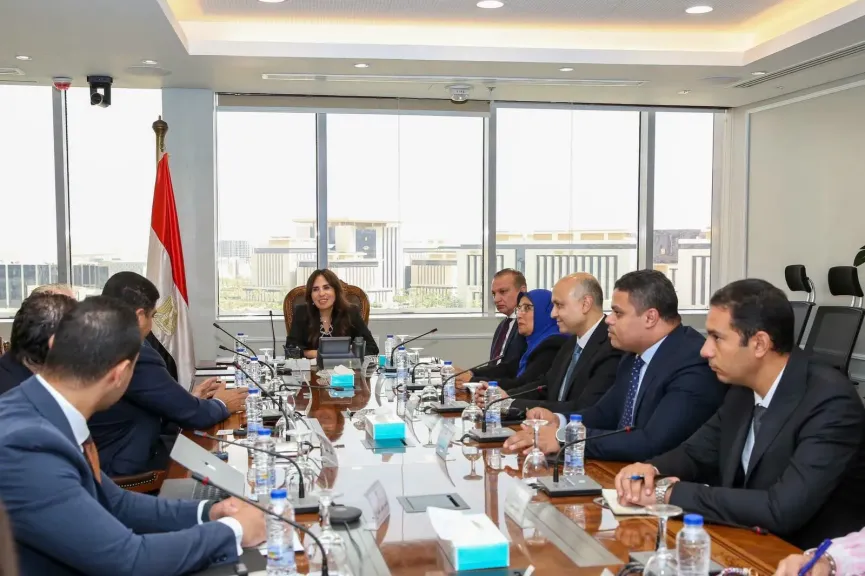 وزيرة الإسكان تلتقي الرئيس التنفيذي لـ«فوربس» العالمية لاستعراض مشروع الشركة في مصر