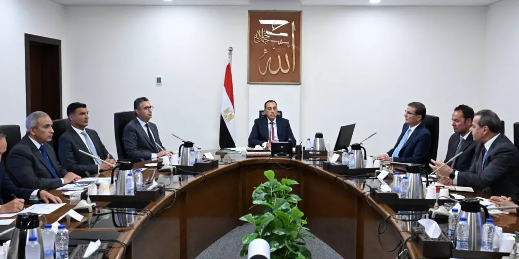 رئيس الوزراء يستعرض مقترح تنفيذ مبادرة ”القرية المنتجة” لتعزيز التنمية المستدامة بالقرية المصرية