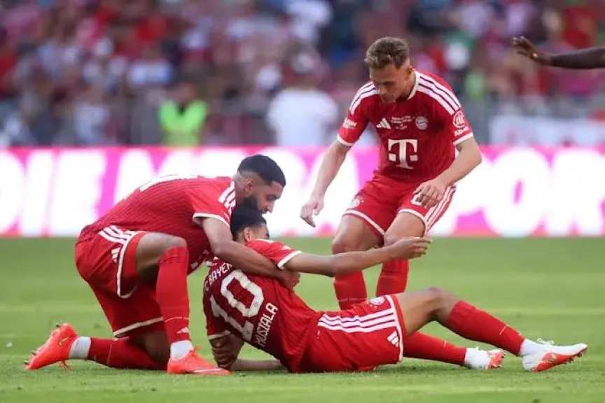 بعد نوبات الإغماء.. بايرن ميونخ يكشف موقف موسيالا من مواصلة مسيرته