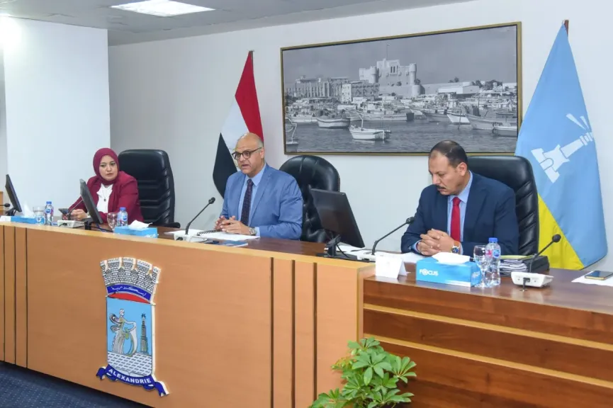 محافظ الإسكندرية يترأس  جلسة المجلس التنفيذي للمحافظة  ويؤكد: شكاوى المواطنين على رأس الأولويات
