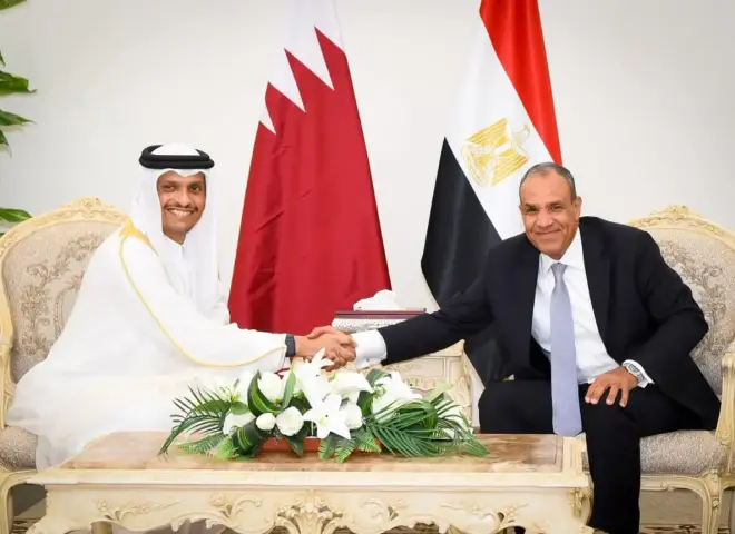 وزير الخارجية يبحث مع رئيس مجلس الوزراء وزير خارجية دولة قطر الشقيقة تعزيز العلاقات الثنائية ومستجدات الأوضاع الاقليمية فى العلمين