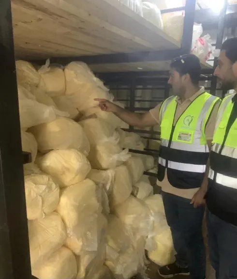 ضبط 10 أطنان زبدة وقشطة مجهولة المصدر داخل ثلاجة بالغربية.. وإحالة الواقعة للنيابة