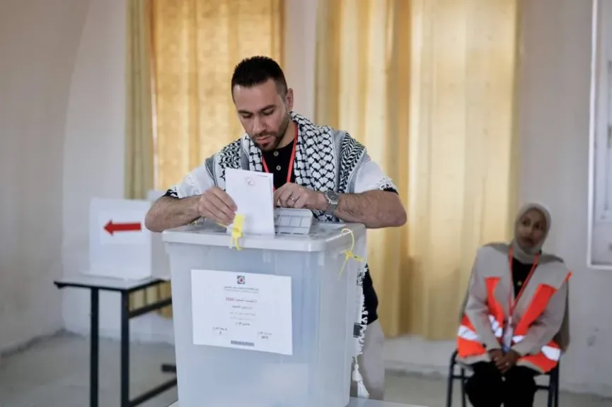 فصائل فلسطينية تؤيد تحالفا وطنيا واسعا لخوض الانتخابات التشريعية