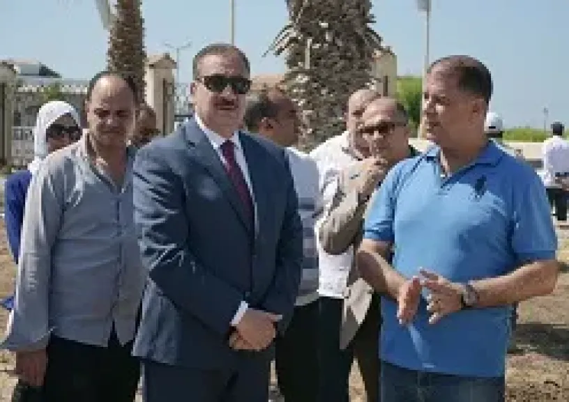 محافظ بورسعيد يتابع تطوير 72 عمارة بالمنطقة الأولى في حي المناخ