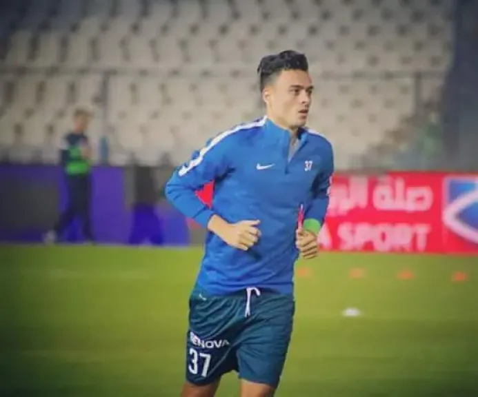 صلاح محسن يقود هجوم المصرى أمام فريق سموحة فى الدوري