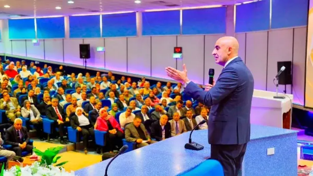 وزير التعليم يجتمع بـ1000 مدير مدرسة استعدادًا للعام الدراسي الجديد.. ويؤكد: نستهدف «صفر» طالب ضعيف في القراءة والكتابة