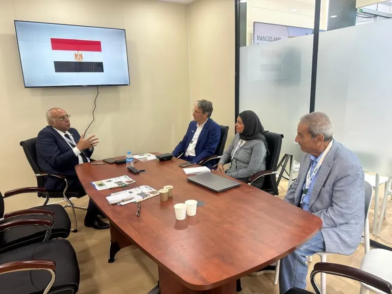 «بحوث الصحراء» يبحث تعزيز التعاون الدولي لمواجهة التصحر خلال «COP17»