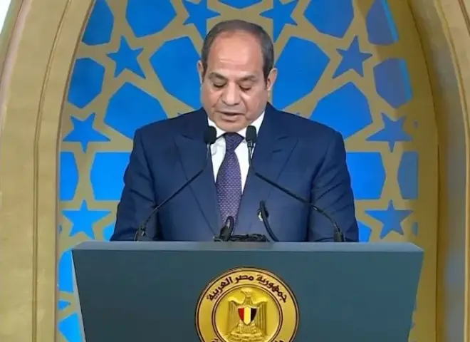 الرئيس السيسي يعلق على واقعة نصب على مواطنين بـ300 مليون جنيه: إحنا لسه متعلمناش!
