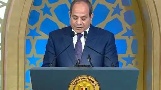 الرئيس السيسي يعلق على واقعة نصب على مواطنين بـ300 مليون جنيه: إحنا لسه متعلمناش!