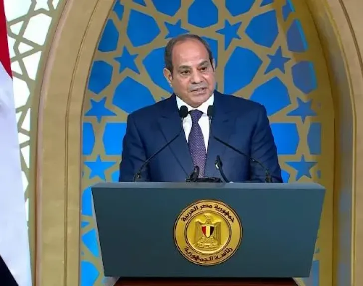 الرئيس السيسي: إحنا بنحاول نكون صادقين في طرح الموضوعات بلا مبالغة أو مزايدة