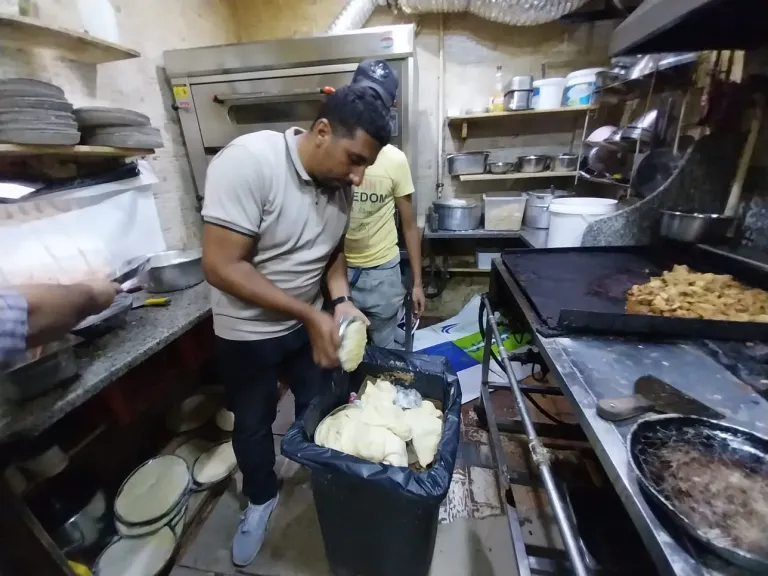 غلق 129 منشأة وتحرير 716 محضرًا والتحفظ على 12024 حالة إشغال ومليون و 327 ألف جنيهًا غرامة فورية بالاسكندرية