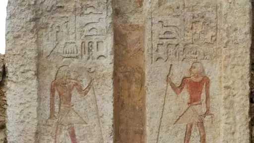 كشف أثري جديد بسقارة.. مقبرة من عصر الدولة القديمة وأكثر من 100 تمثال أوشابتي