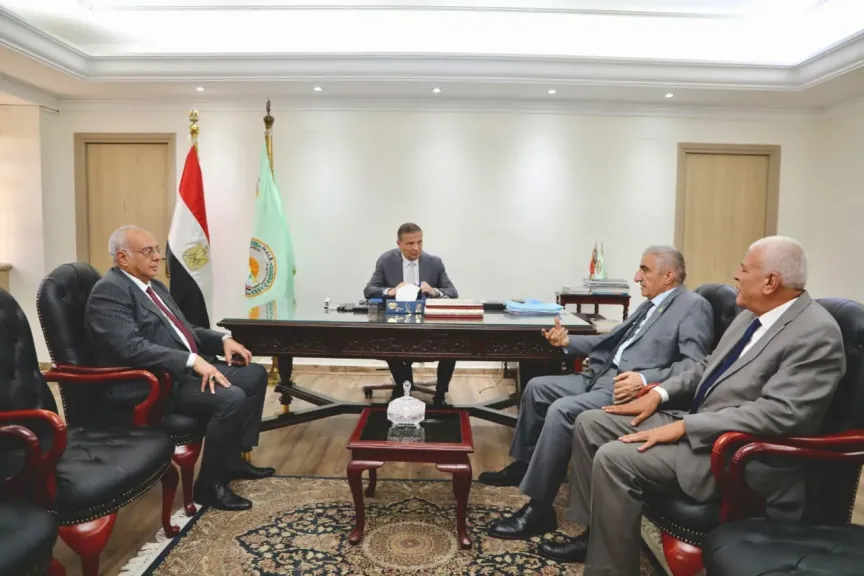 وزير الزراعة يستقبل مدير quot;أكسادquot; لمتابعة المشروعات التنموية المشتركة ومكافحة التصحر