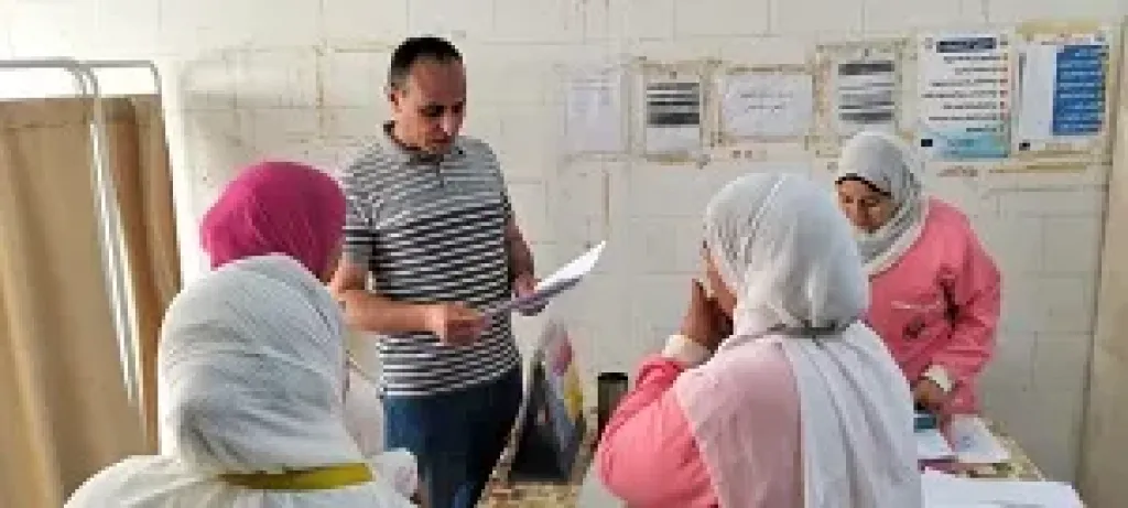 خلال جولة مفاجئة.. وكيل صحة بني سويف يوجه بصرف مكافأة للعاملين بوحدة الميمون ويحيل المتغيبين للتحقيق