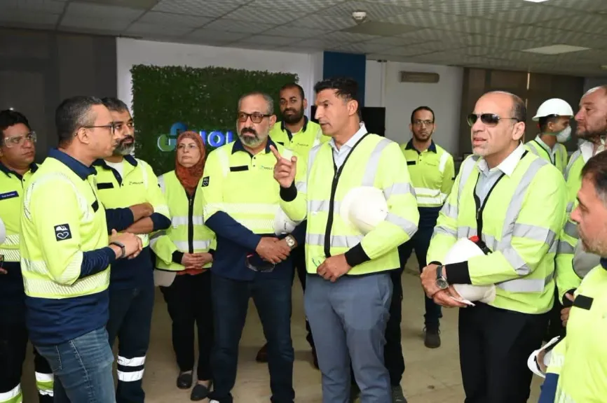 وزير الصناعة يتفقد مصنع شركة هولسيم مصر للأسمنت (لافارج سابقاً) بالعين السخنة