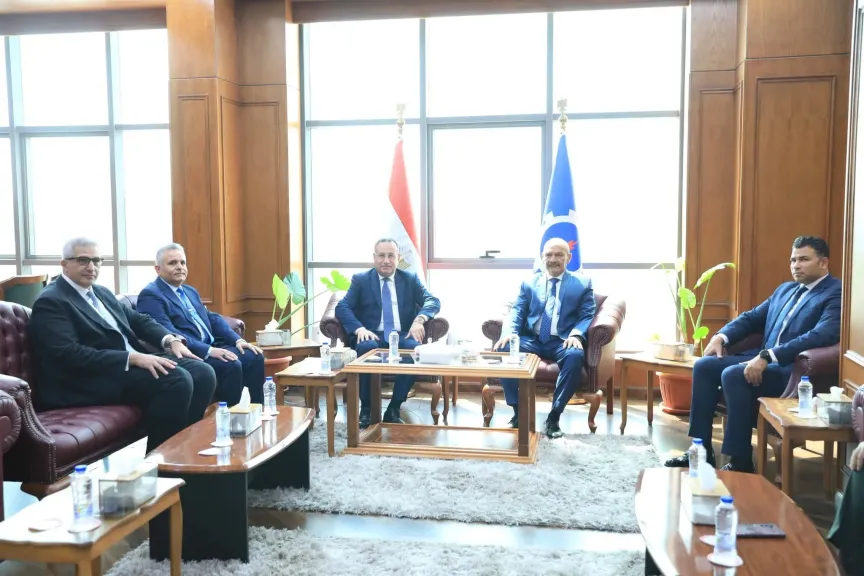 وزيرة الإسكان تتابع مستجدات ملفات العمل والمشروعات بمدينة السويس الجديدة
