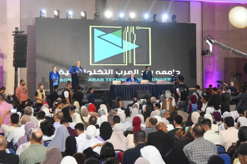 محافظ الإسكندرية يشهد تخرج أول دفعة من جامعة برج العرب التكنولوجية