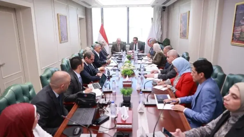 وزير الصحة يبحث مع رئيس جهاز مشروعات الخدمة الوطنية تسريع تنفيذ المستشفيات