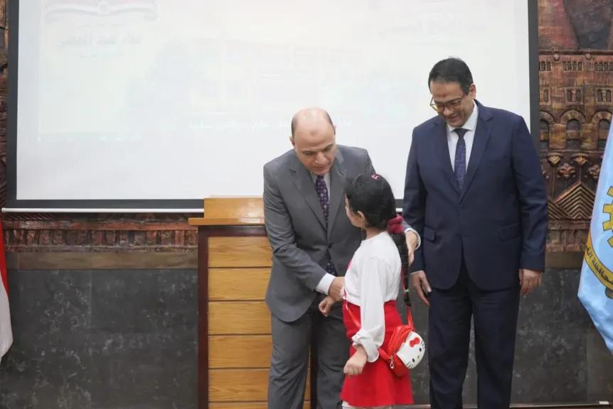 محافظ الغربية يسلّم 100 طالبا المستلزمات الدراسية ضمن مبادرة «راجع مدرستي»