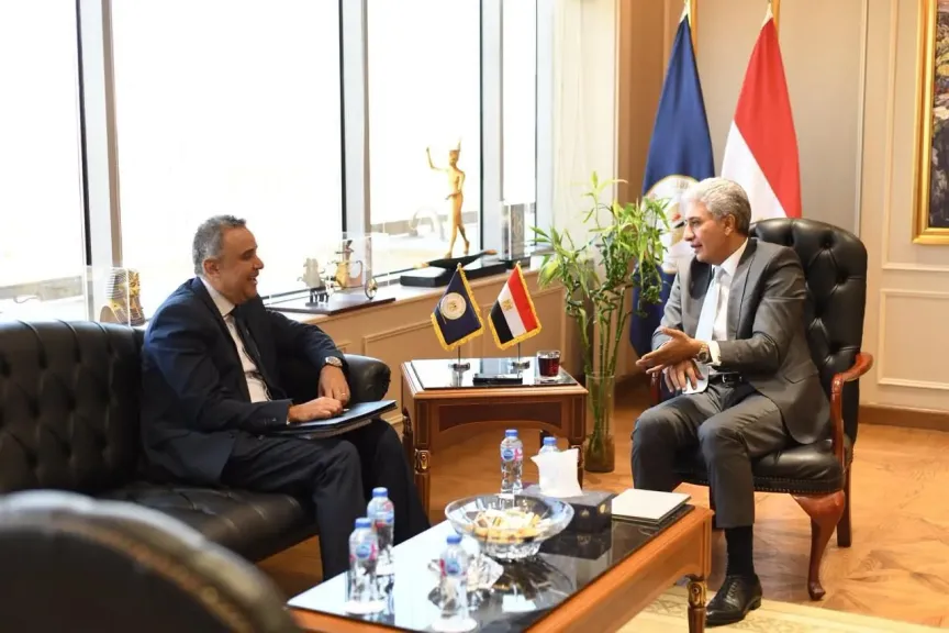 وزير السياحة والآثار يلتقي سفير مصر لدى الولايات المتحدة الأمريكية قبيل سفره إلى واشنطن لتولي مهام منصبه