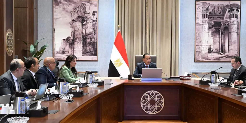 رئيس الوزراء يتابع جهود ضبط وتنظيم السوق العقارية تنفيذا لتكليفات فخامة رئيس الجمهورية