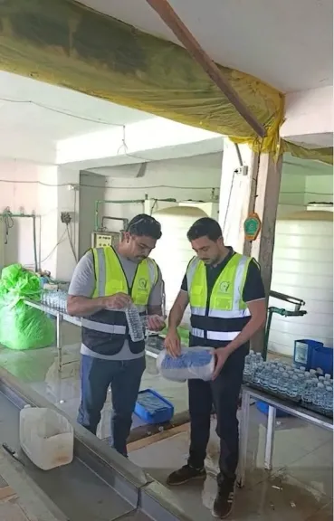 ضبط 10 أطنان مياه داخل مصنع غير مرخص بكفر الزيات  وإحالة الواقعة للنيابة العامة