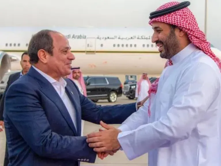 الرئيس السيسي ومحمد بن سلمان يؤكدان وحدة المصير وضرورة خفض التصعيد وحماية أمن المنطقة