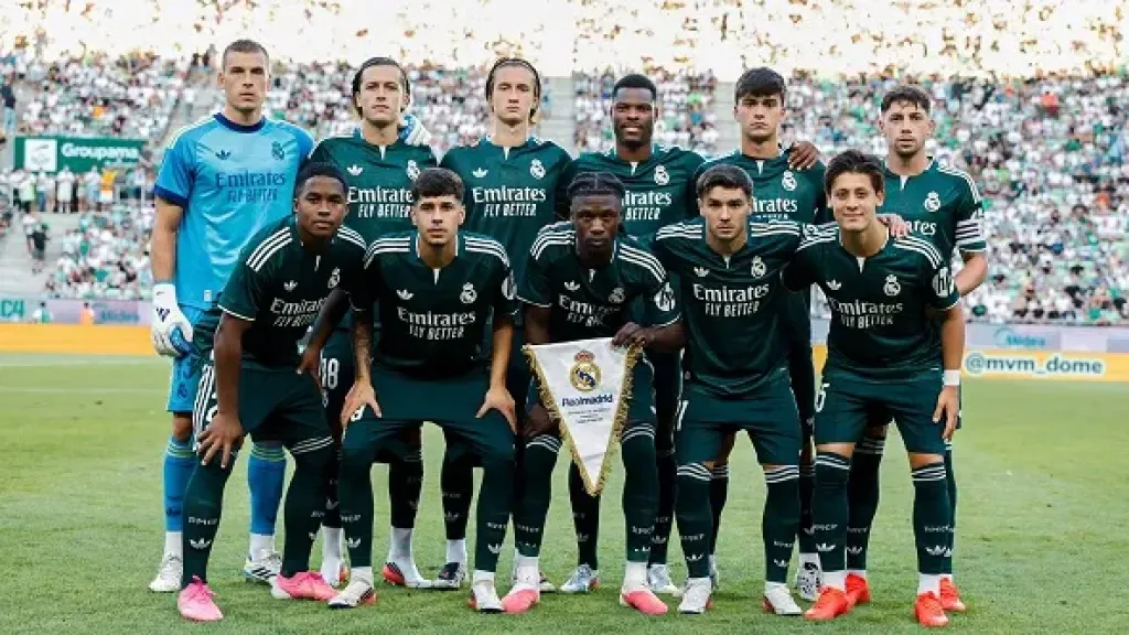 مورينيو يعلن قائمة ريال مدريد لمواجهة ريال بيتيس في الدوري الإسباني