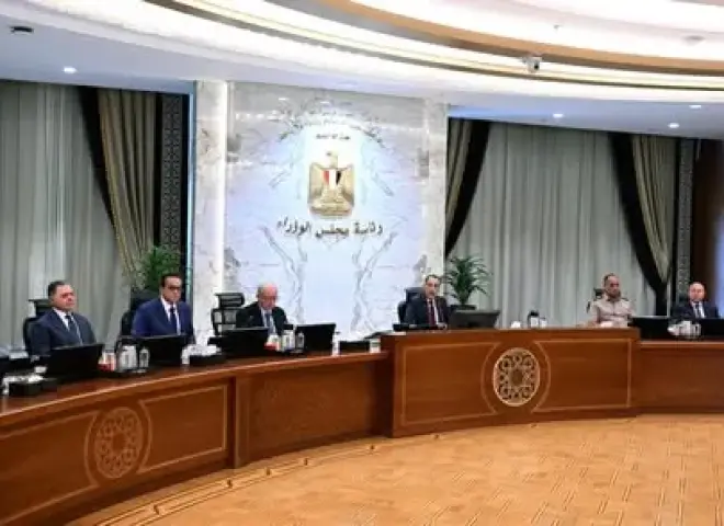 رئيس الحكومة: طرح كرتونة البيض بـ70 جنيها في معرض أهلا مدارس بالجيزة
