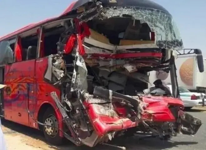 مصرع 3 مصريين وإصابة آخرين في انقلاب حافلة معتمرين بالقرب من مكة