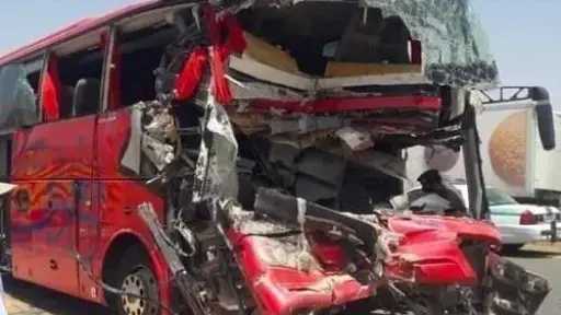 مصرع 3 مصريين وإصابة آخرين في انقلاب حافلة معتمرين بالقرب من مكة