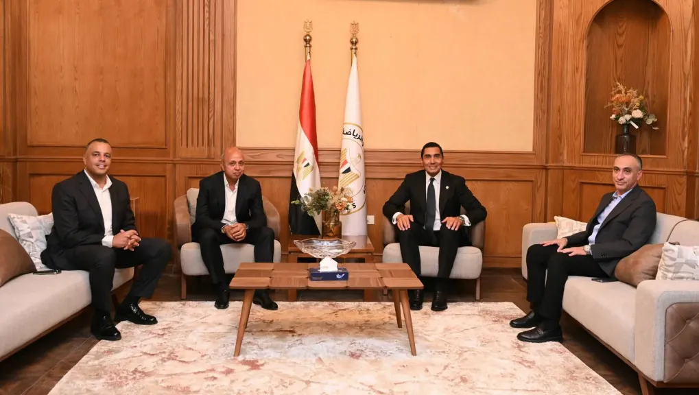وزير الشباب والرياضة يبحث مع رئيس شركة لاند مارك للتطوير العقاري ”LMD ”سبل دعم الأبطال الرياضيين ورعايتهم