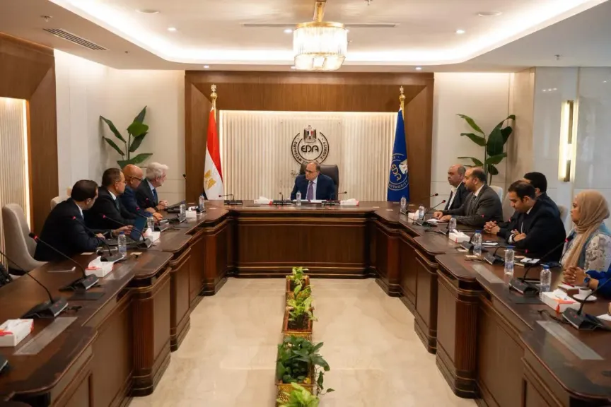 رئيس هيئة الدواء المصرية يبحث مع ممثلي شركة «آي كيو فيا» تعزيز التعاون في التحول الرقمي والذكاء الاصطناعي والبيانات الدوائية