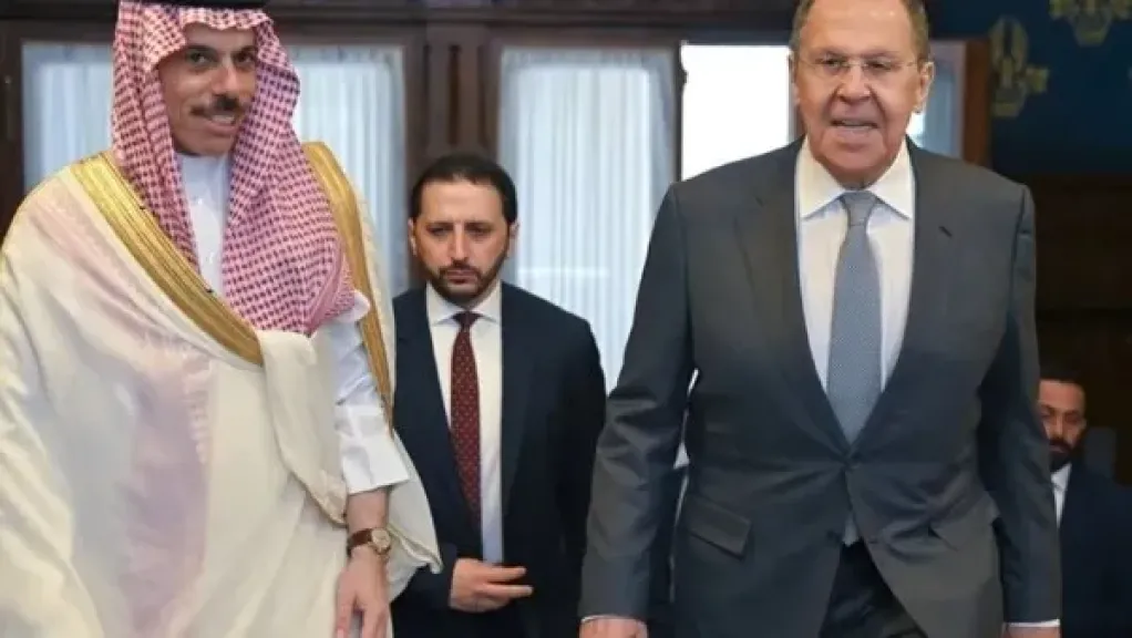 وزير الخارجية السعودي: لن نتردد في الدفاع عن المملكة.. والباب مفتوح أمام الحل الدبلوماسي