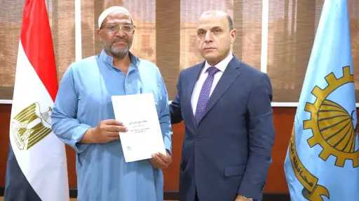 «خطوة جديدة نحو الاستقرار».. محافظ الغربية يسلّم 4 عقود تقنين لأراضي أملاك الدولة للمواطنين بعد استكمال الإجراءات القانونية