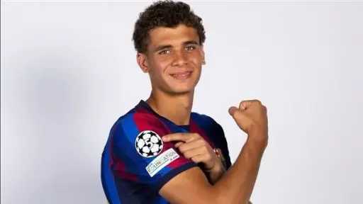 حمزة عبد الكريم يطارد رقم ميدو التاريخي مع برشلونة في دوري الأبطال