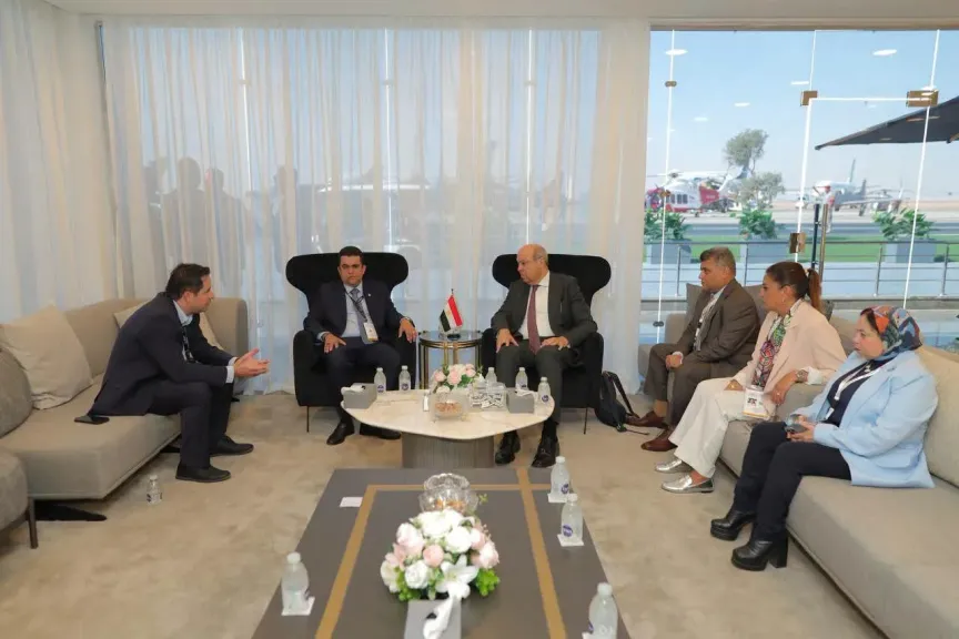 وزير الطيران المدني يلتقي الرئيس التنفيذي للوكالة الوطنية للطيران المدني البرازيلية لبحث آفاق التعاون في مجال الطيران