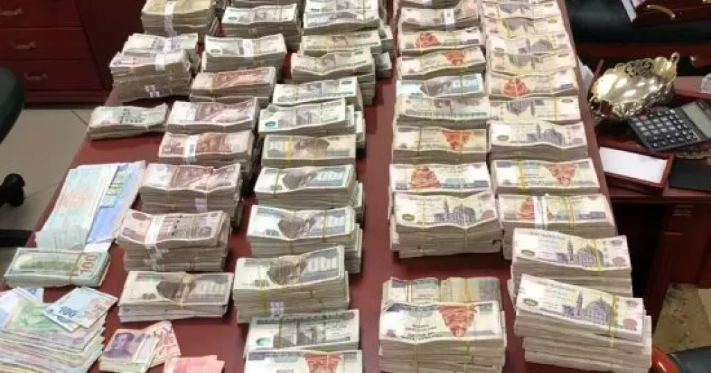 التحقيق مع عنصرين جنائيين لغسلهما 60 مليون جنيه من تجارة المخدرات